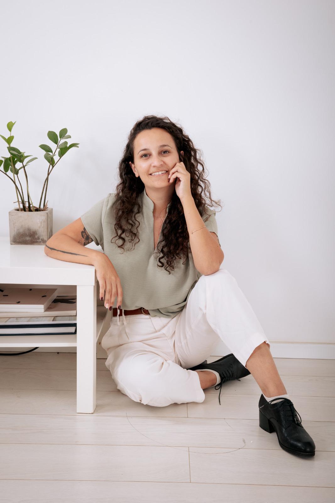 נעמה טירן - מטפלת באמנות ו-EMDR